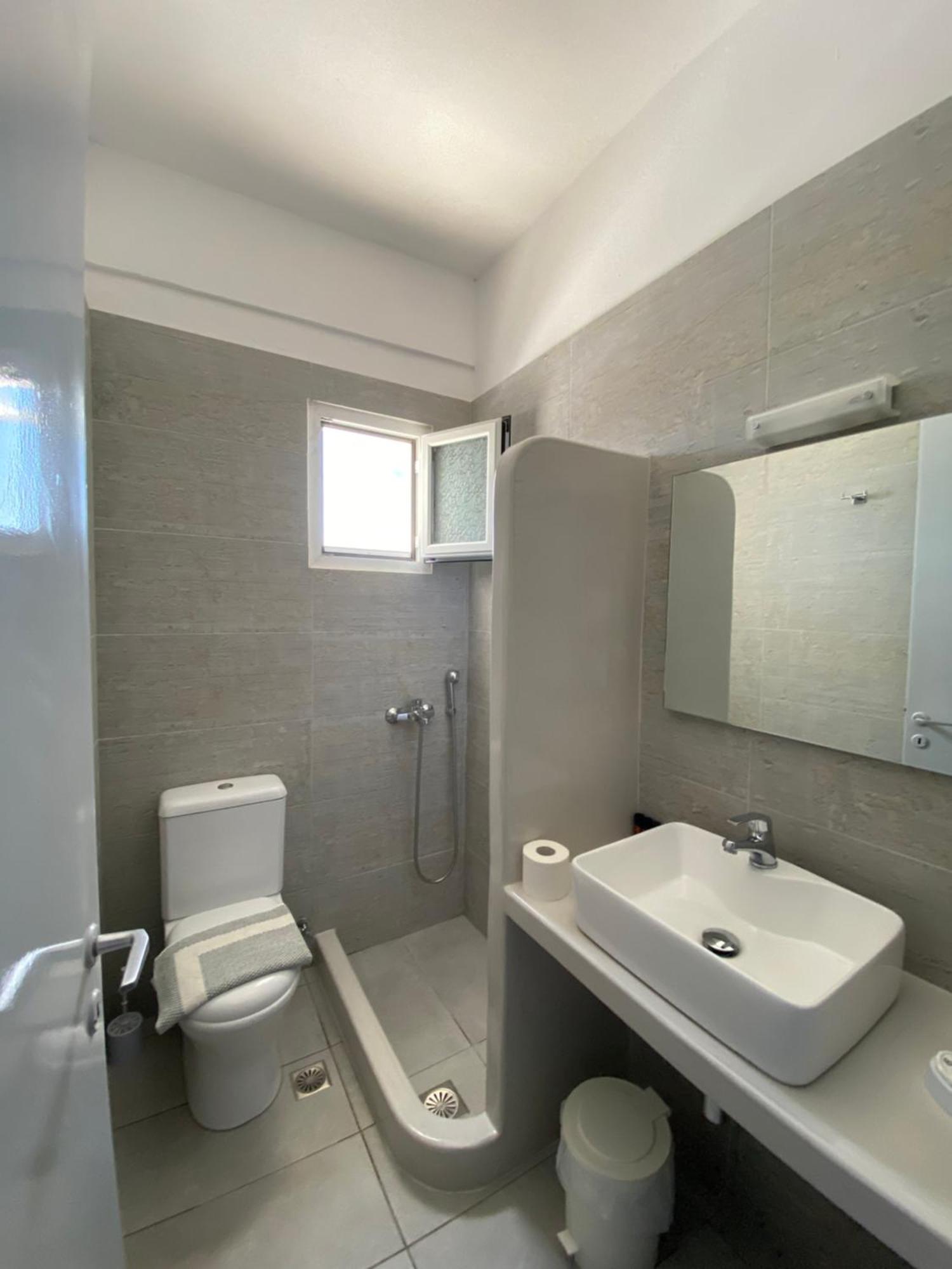Deep Blue Rooms & Apartments Mylopotas Ngoại thất bức ảnh