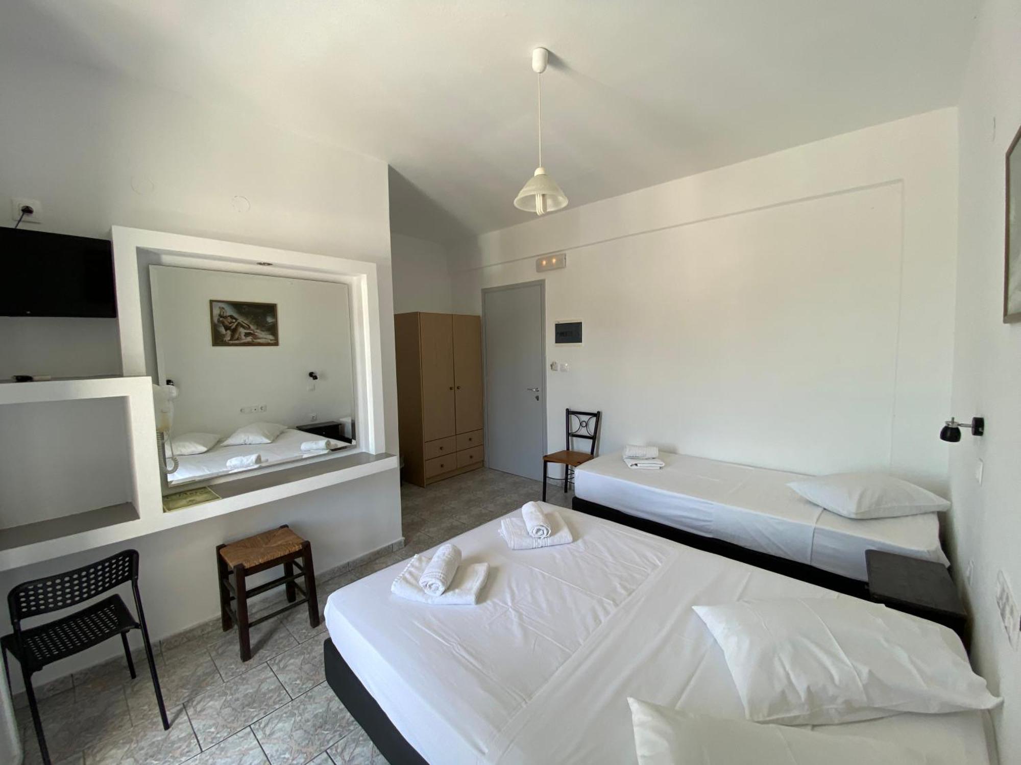Deep Blue Rooms & Apartments Mylopotas Ngoại thất bức ảnh